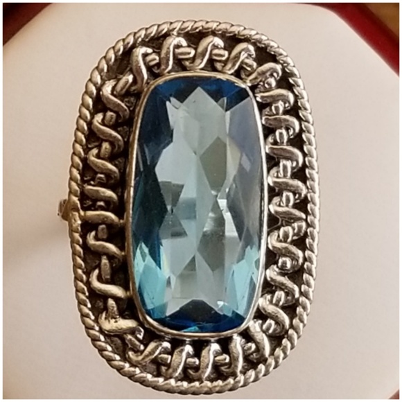 Jewelry - Genuine 8ct Blue Topaz Ring Size 9